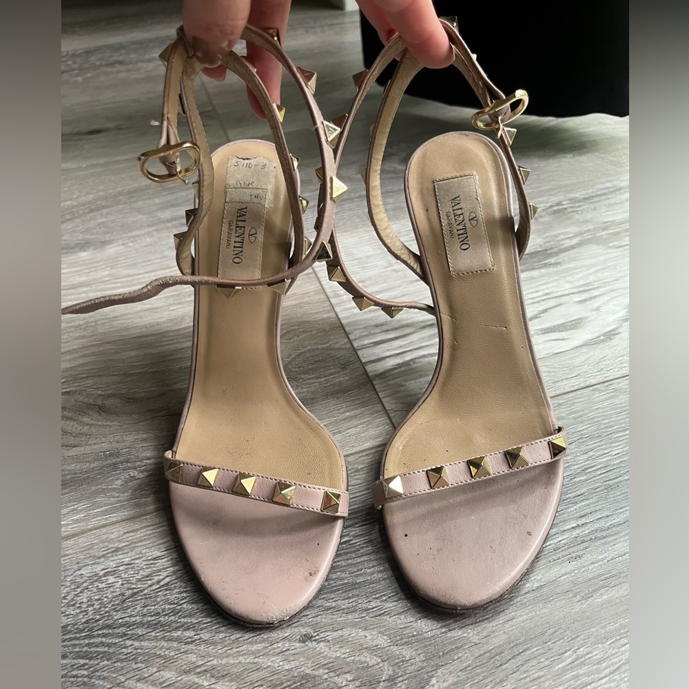 Valentino Women's Blush Nude Rockstud Stiletto Heels 36
